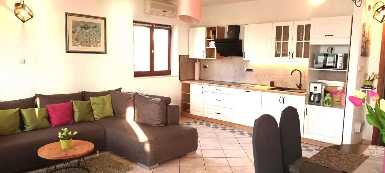 Apartment In Njivice/Insel Krk 13320 Croatia