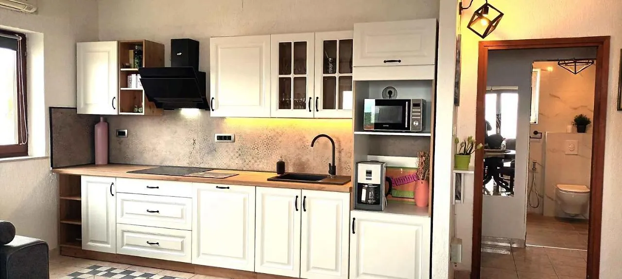 Apartment In Njivice/Insel Krk 13320