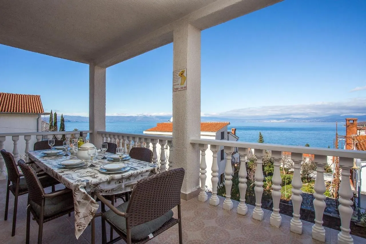 Apartment In Njivice/Insel Krk 13320